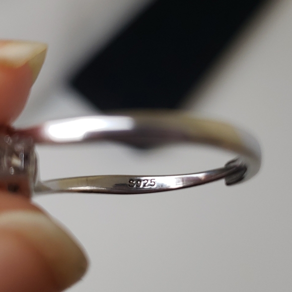 1 Ct Moissanite Natural White VVSI -- GORGEOUS 💋❤ Comes w GRA certificate ❤ - Picture 7 of 10